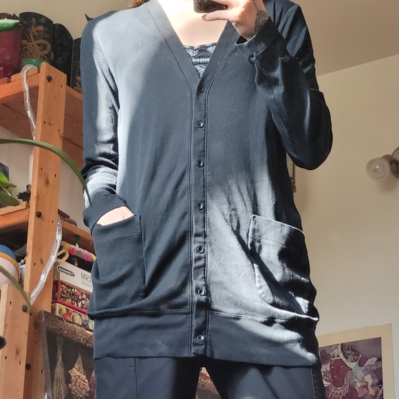 Marc Cain sports long black cardigan back mesh - size medium - Picture 6 of 8